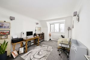 LIVING ROOM- click for photo gallery